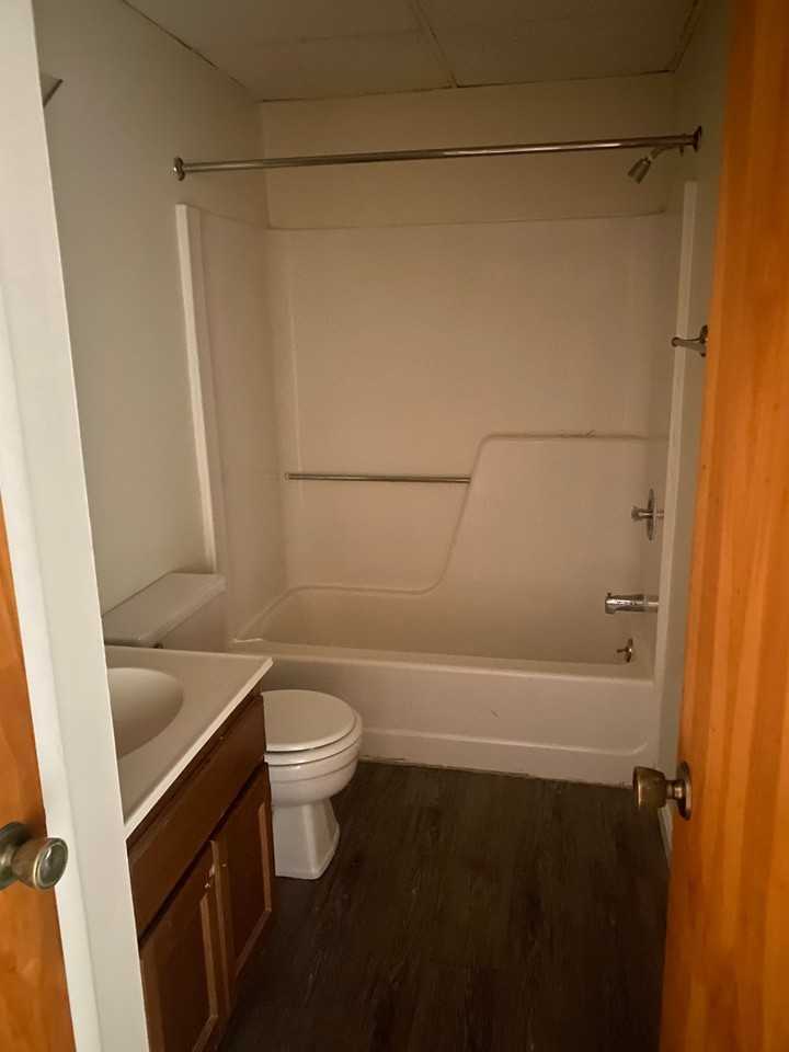 241 Pearl St - Photo 4 of 4