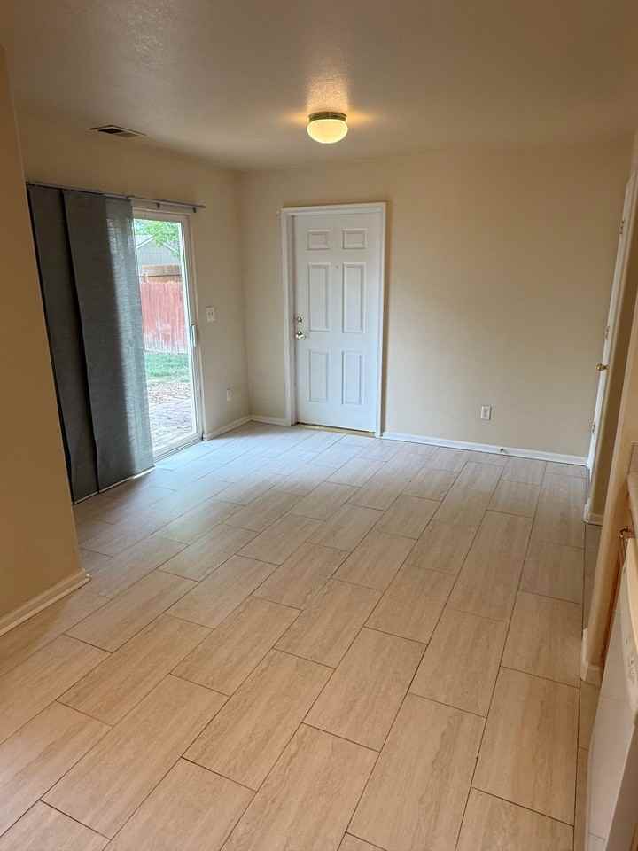 5222 E 100th Way - Photo 5 of 20