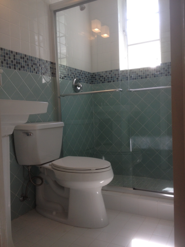 1043 8th St - Photo 5 of 5