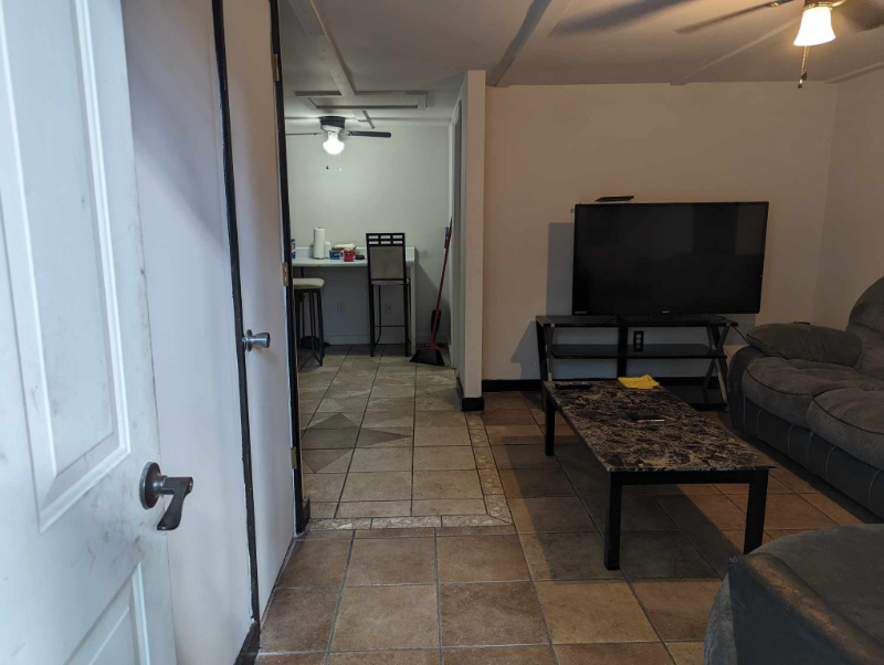 412 Timberlane Cir #B - Photo 4 of 23