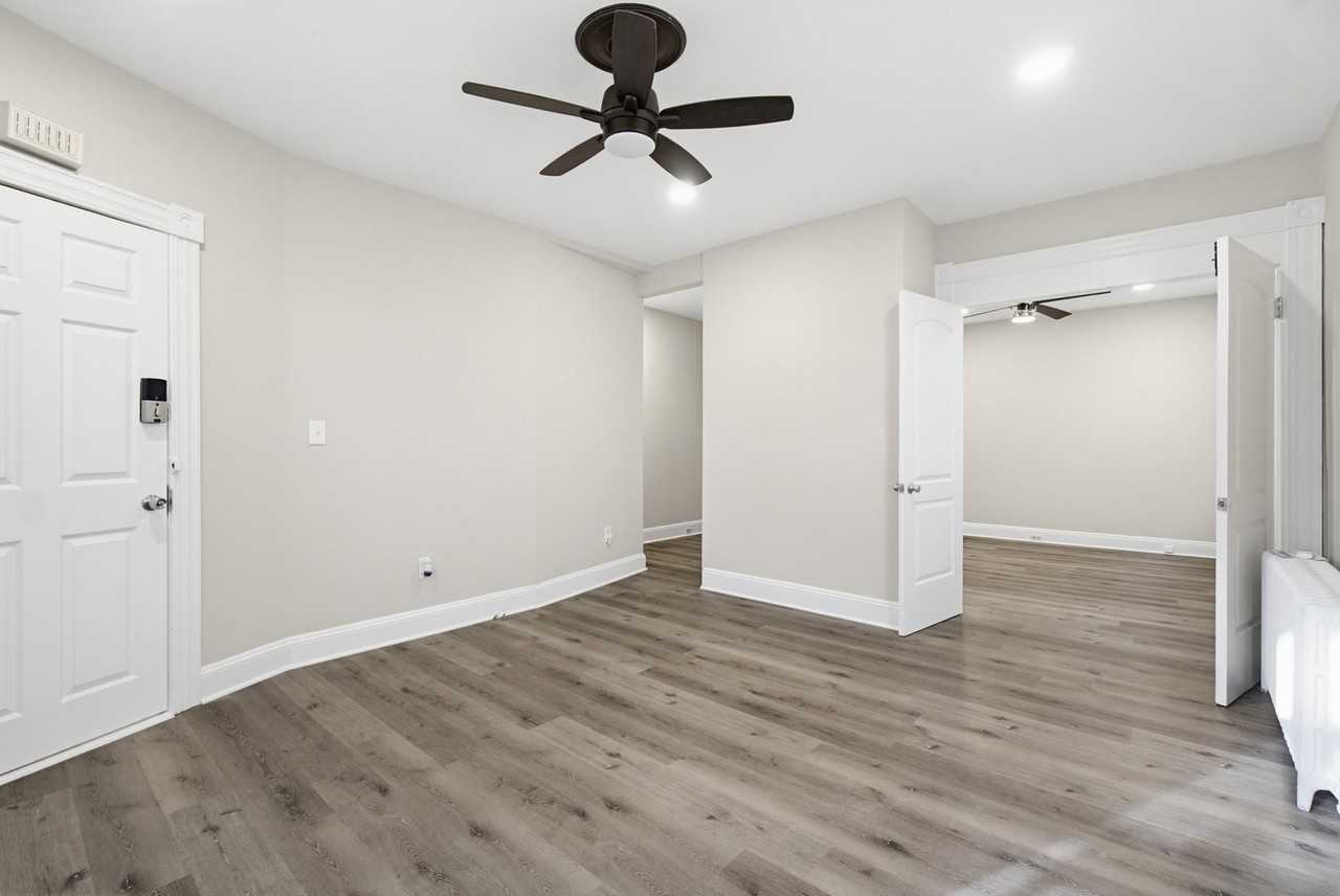 39 Bloomsbury Ave #1 - Photo 6 of 31
