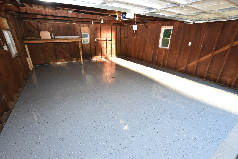 3234 Whitfield Dr - Photo 3 of 17