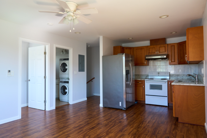 4192 Kilauea Ave Apt B - Photo 3 of 10