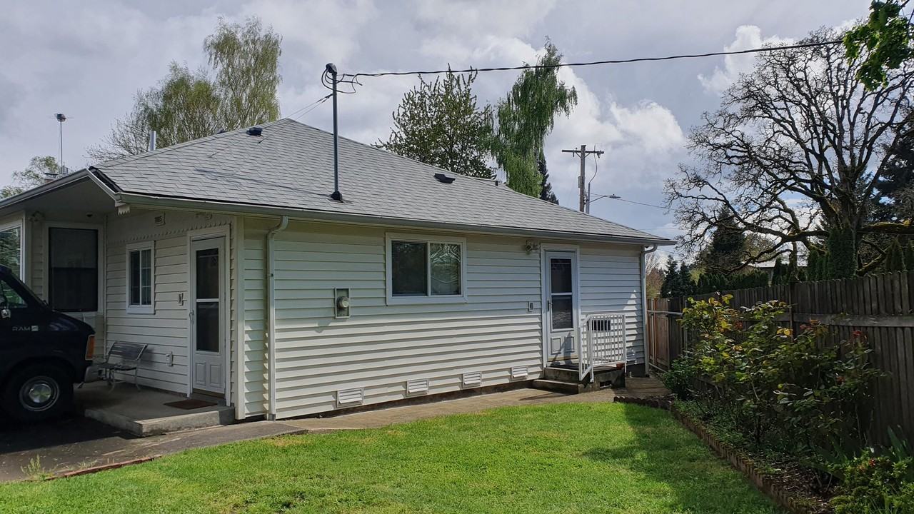 11695 Sw Greenburg Rd - Photo 3 of 50