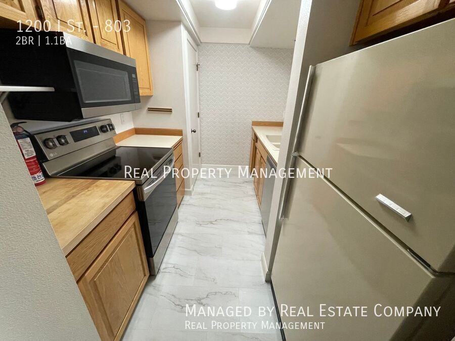1200 I St #803 - Photo 5 of 19