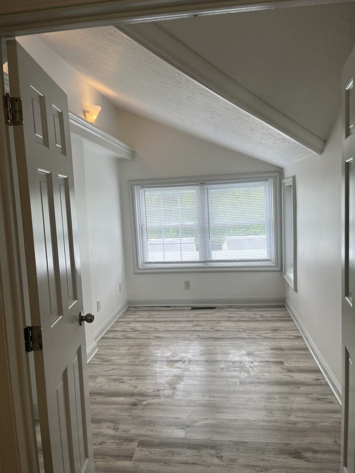 3315 Nw 50th St - Photo 5 of 6
