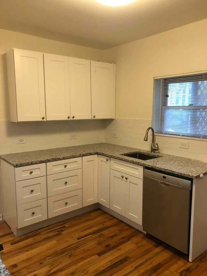 4639 N Damen Ave - Photo 2 of 21