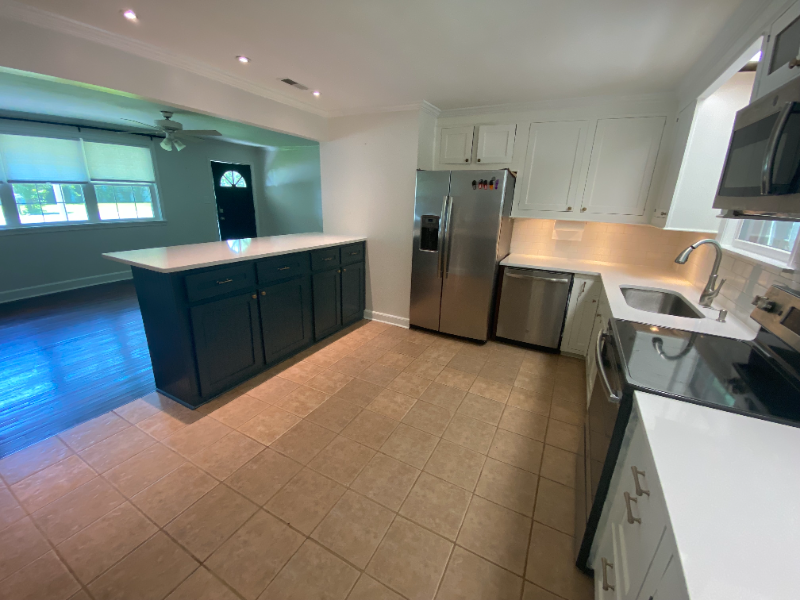 712 Tahoe St - Photo 5 of 17