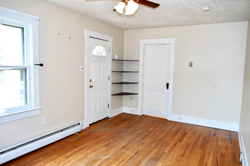 130 N Corona St - Photo 3 of 15