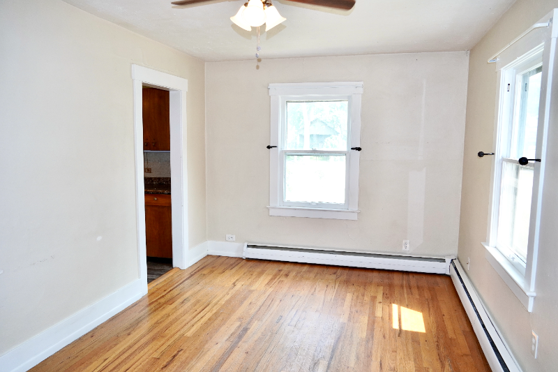 130 N Corona St - Photo 4 of 15
