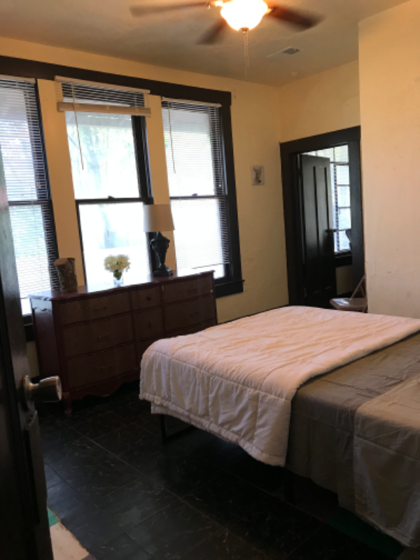1624 Kentucky Ave - Photo 2 of 3