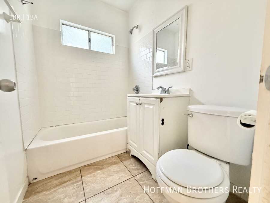 2533 1/2 Hillcrest Dr - Photo 5 of 5