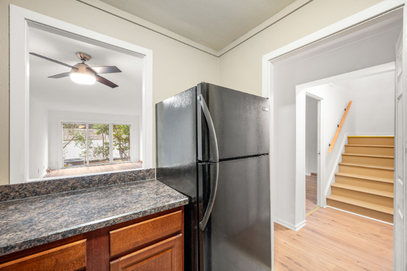 547 Summit House - Photo 6 of 15