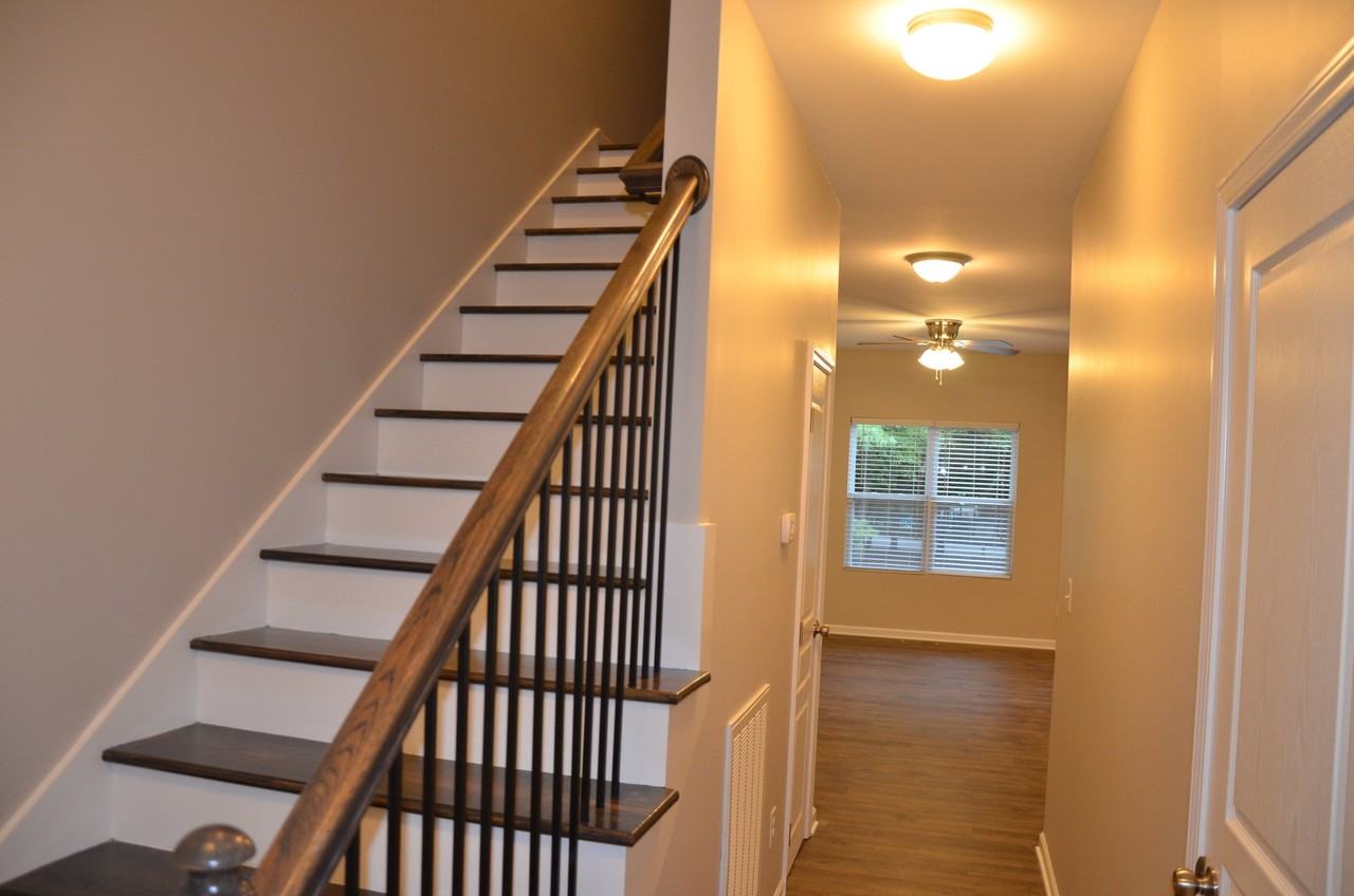 1561 14th Ave Ne #B - Photo 4 of 17
