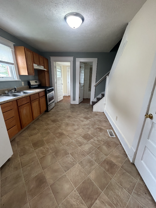522 W 6th St #522 - Photo 3 of 11