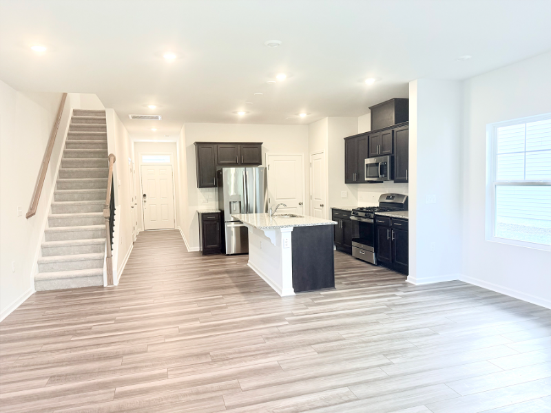 269 Peebles Dr - Photo 3 of 18