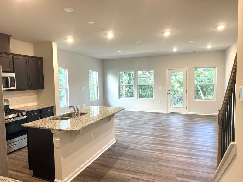 269 Peebles Dr - Photo 4 of 18
