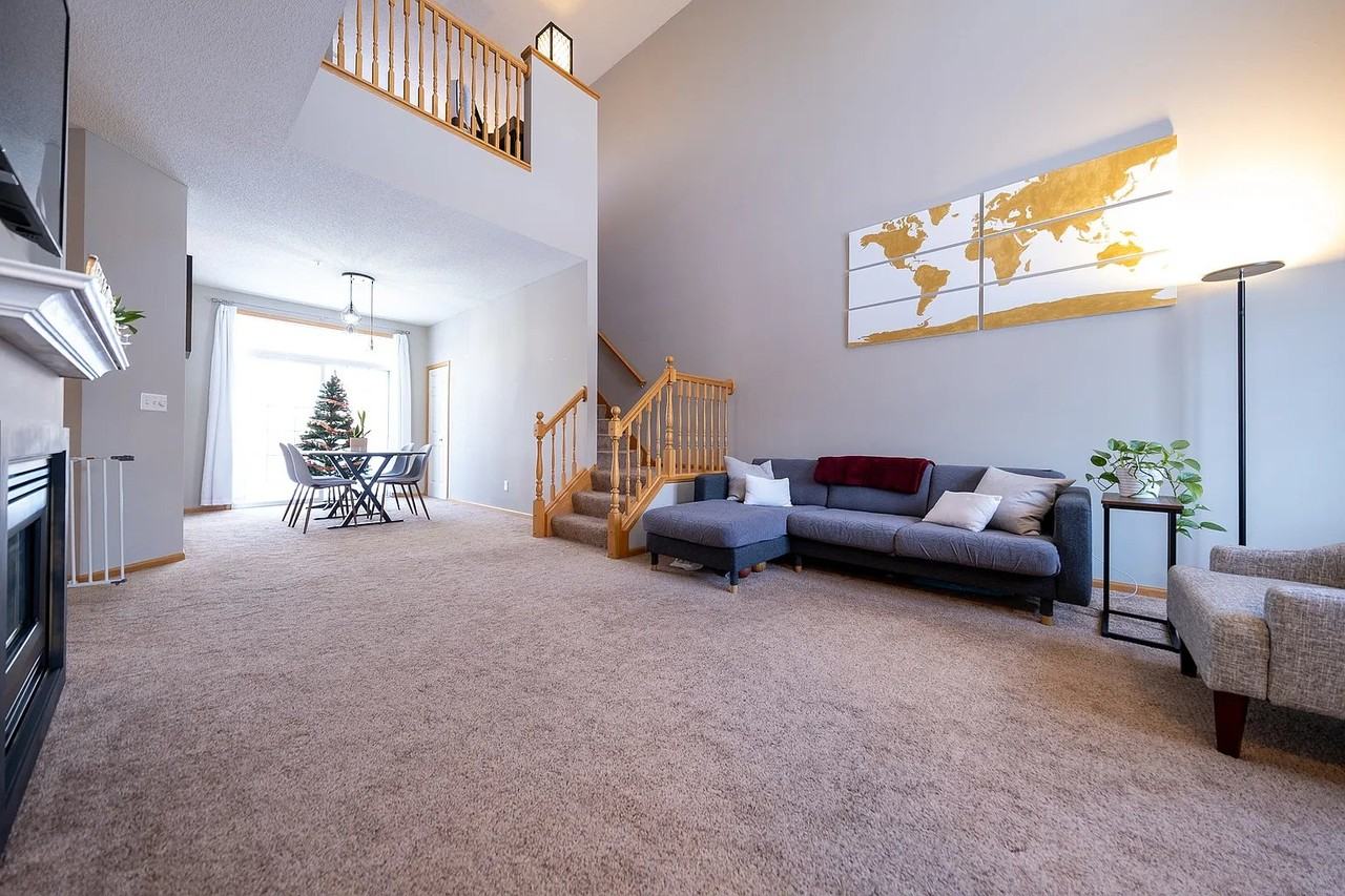 14357 Raymond Ln - Photo 2 of 20