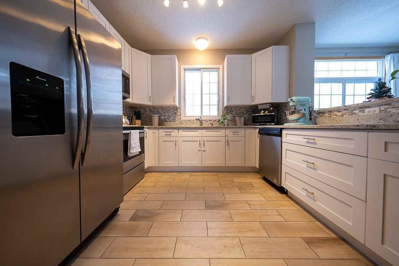 14357 Raymond Ln - Photo 6 of 20