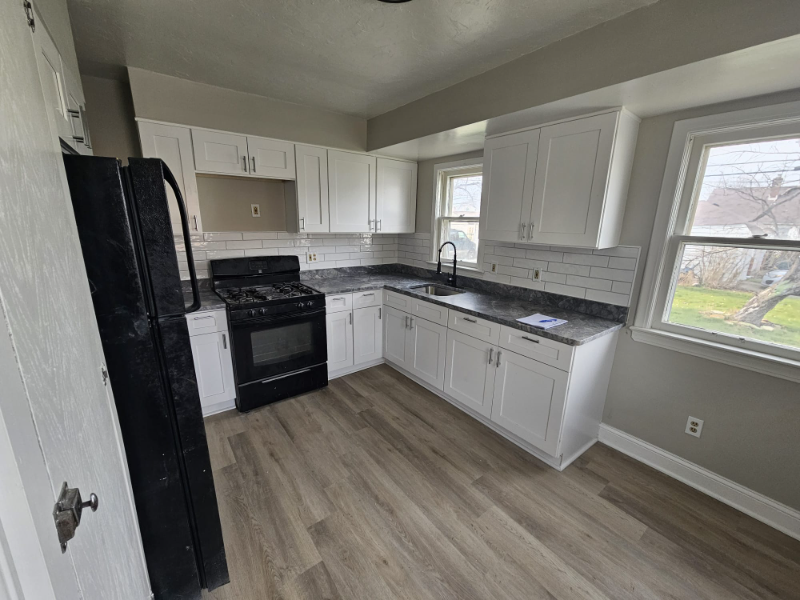 21301 Arbor Ave - Photo 3 of 9