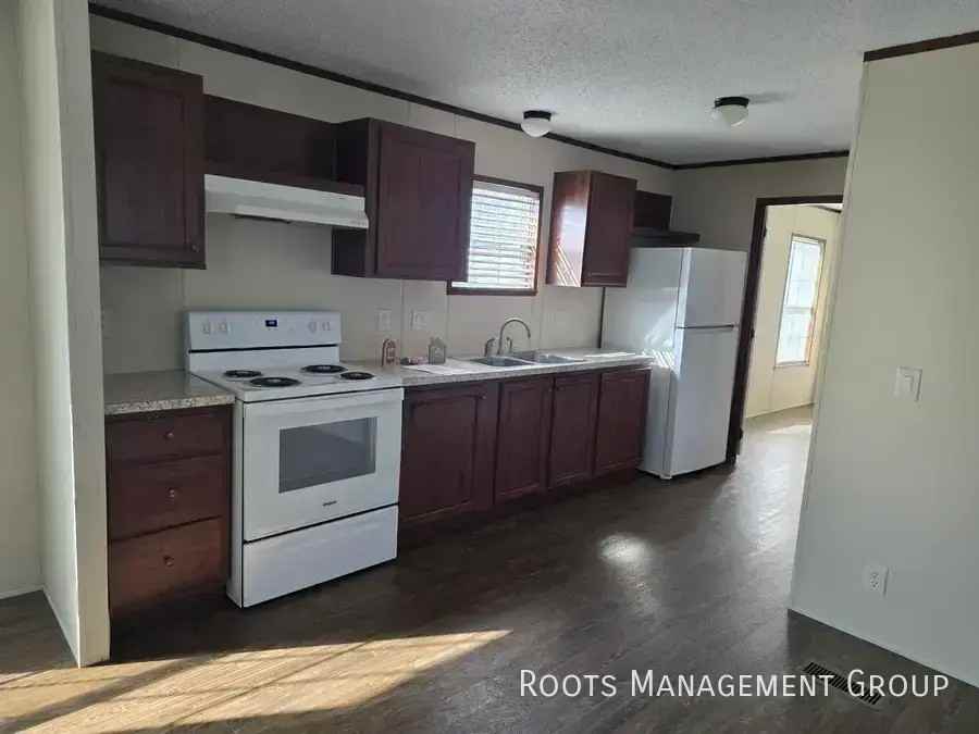 2002 Huntington St #2002H - Photo 4 of 16