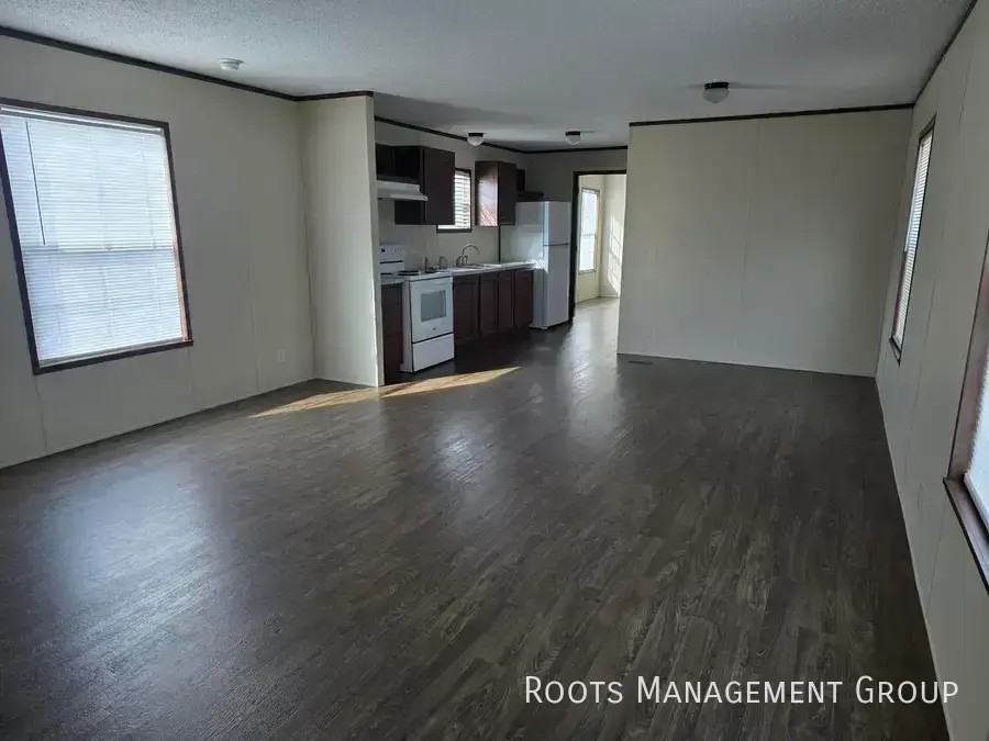2002 Huntington St #2002H - Photo 5 of 16