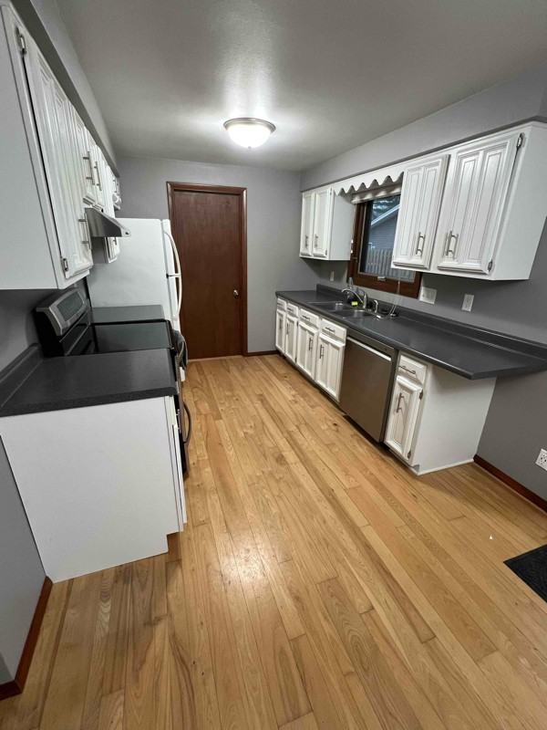 1827 Sahara Ct - Photo 6 of 19
