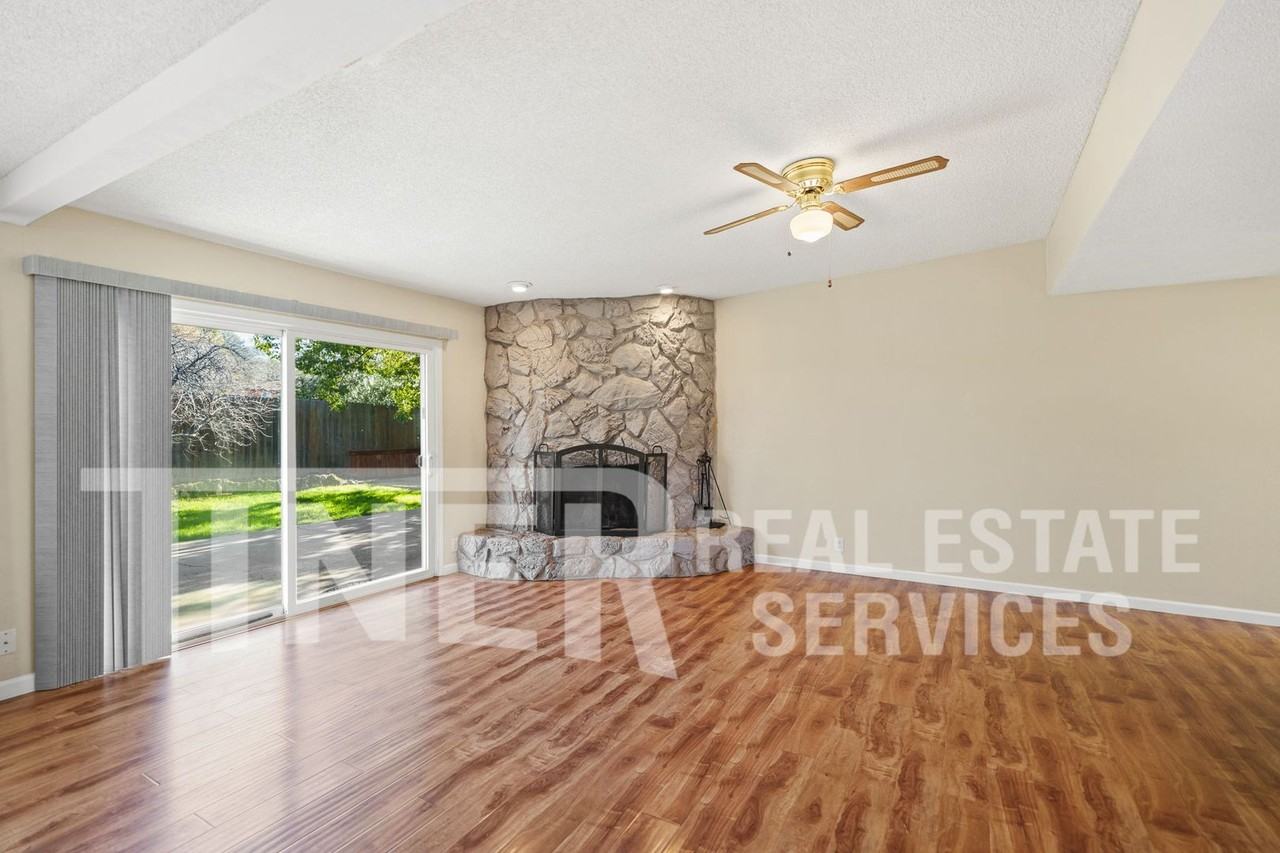 1636 Huntington Dr - Photo 2 of 21