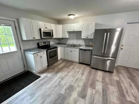 882 Fuller Rd #B - Photo 1 of 1