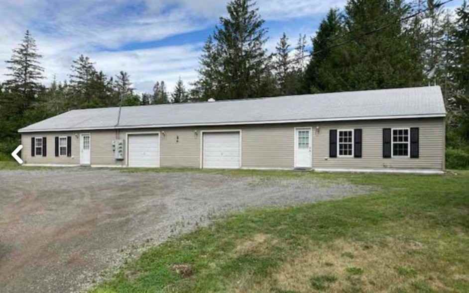 882 Fuller Rd #B - Photo 2 of 8