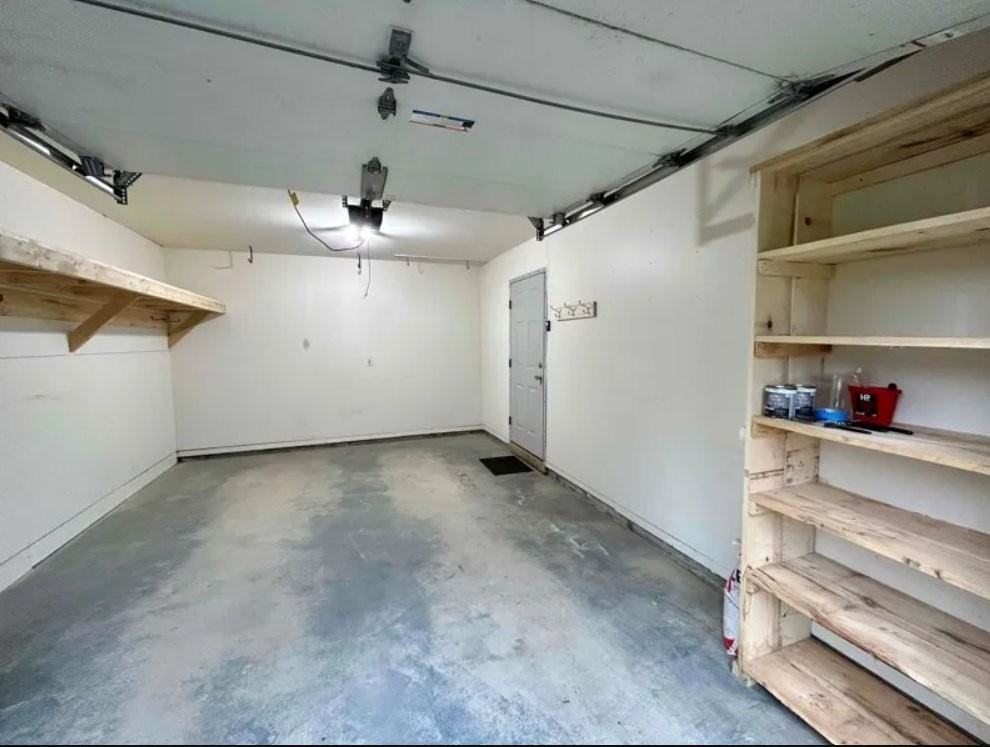 882 Fuller Rd #B - Photo 3 of 8