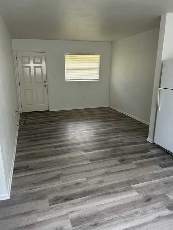 125 Cleveland Ave - Photo 4 of 8