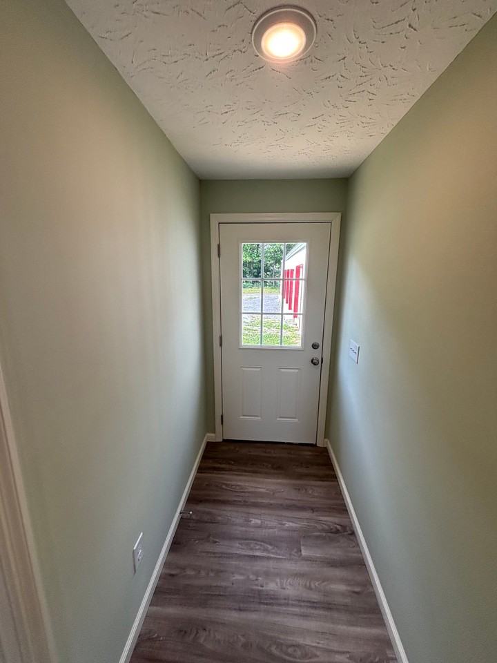402 College St - Photo 4 of 11