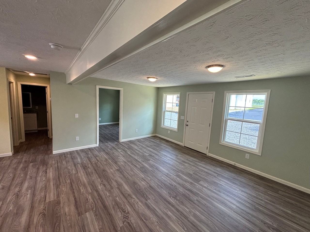 402 College St - Photo 7 of 11