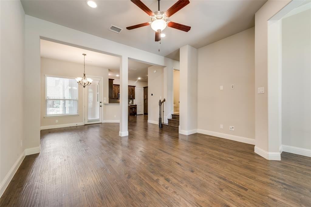 4213 Broadway Ave - Photo 4 of 24