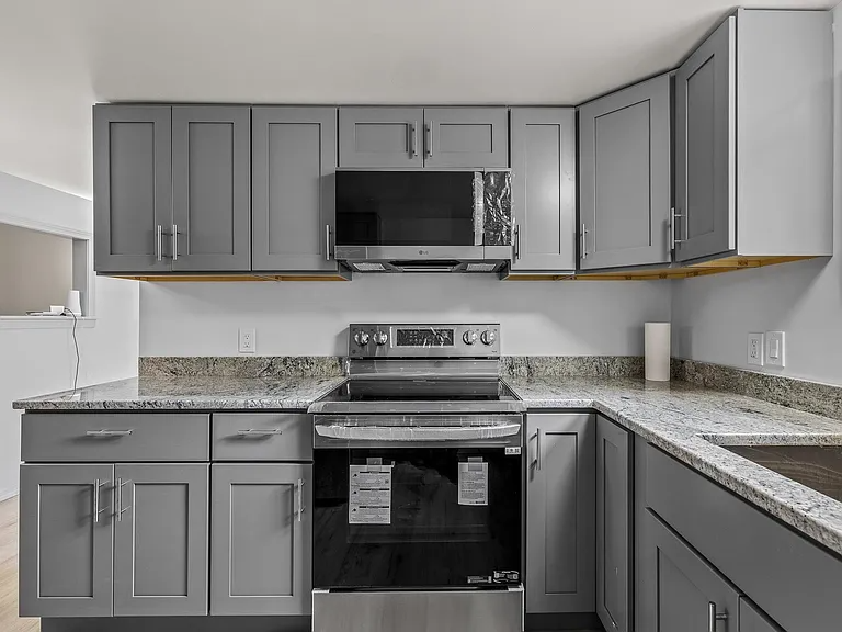 284 Eastern Ave #B - Photo 5 of 13