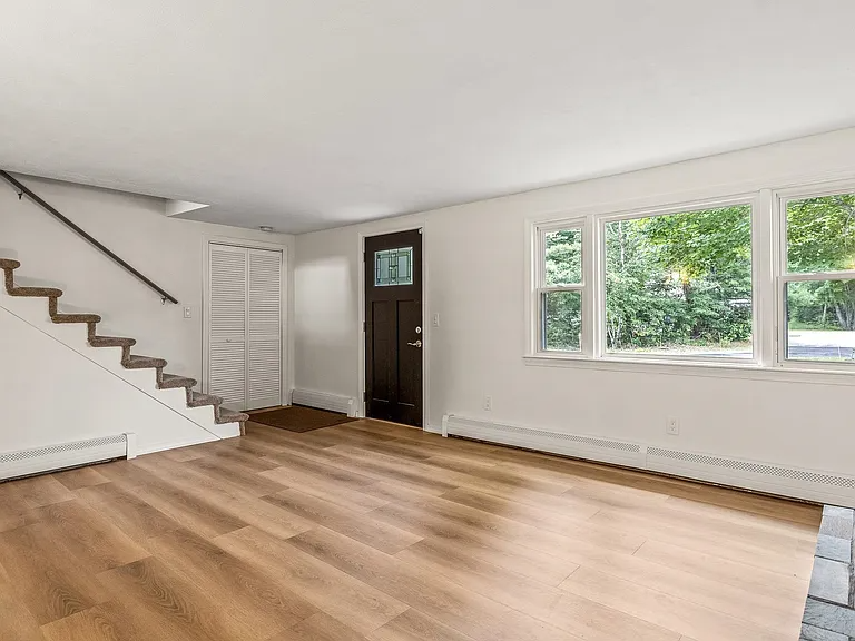 284 Eastern Ave #B - Photo 7 of 13