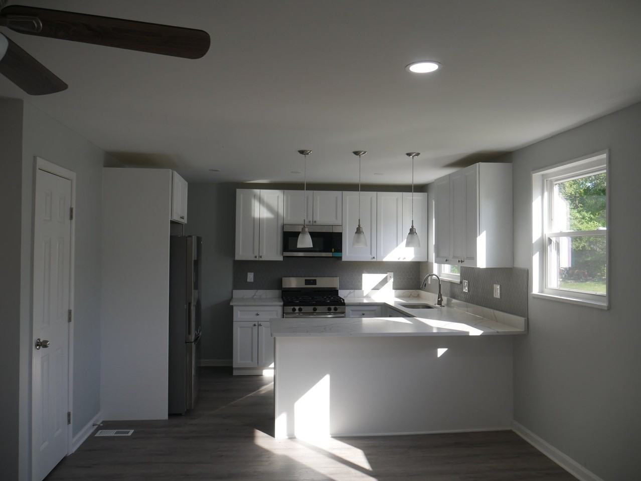 2312 Wintergreen Ave - Photo 4 of 7