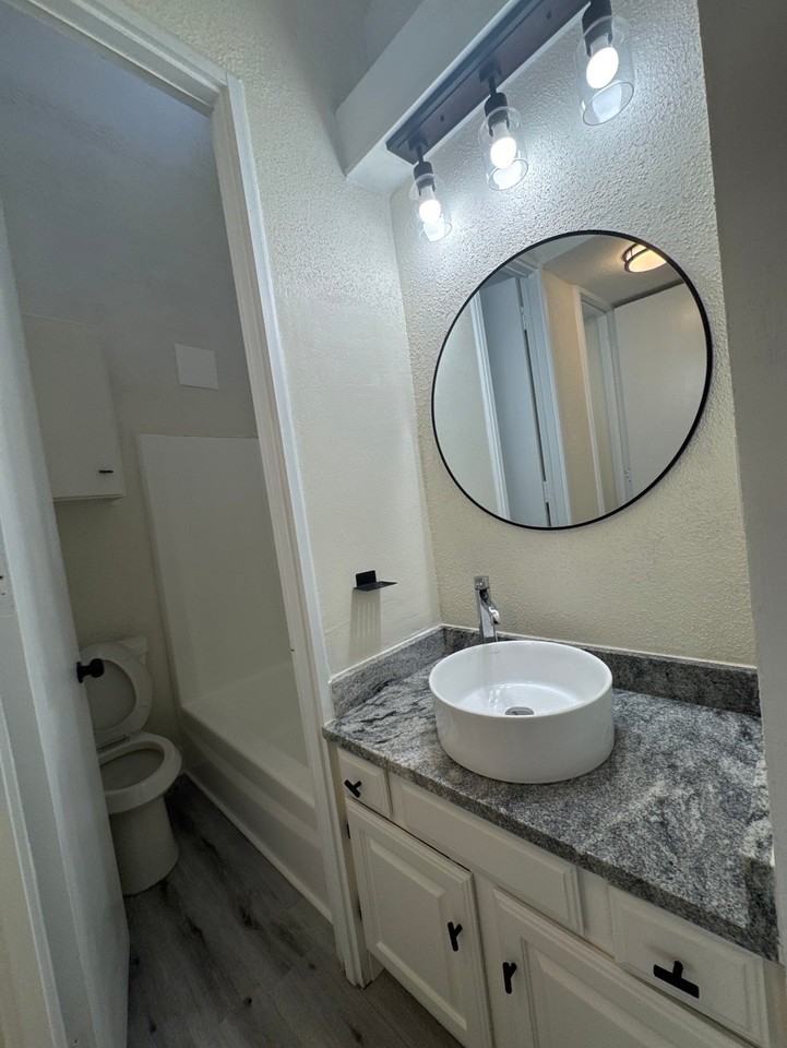 27 Lakeway St - Photo 5 of 16