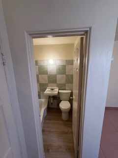 112 S Eucalyptus Ave #5 - Photo 4 of 7