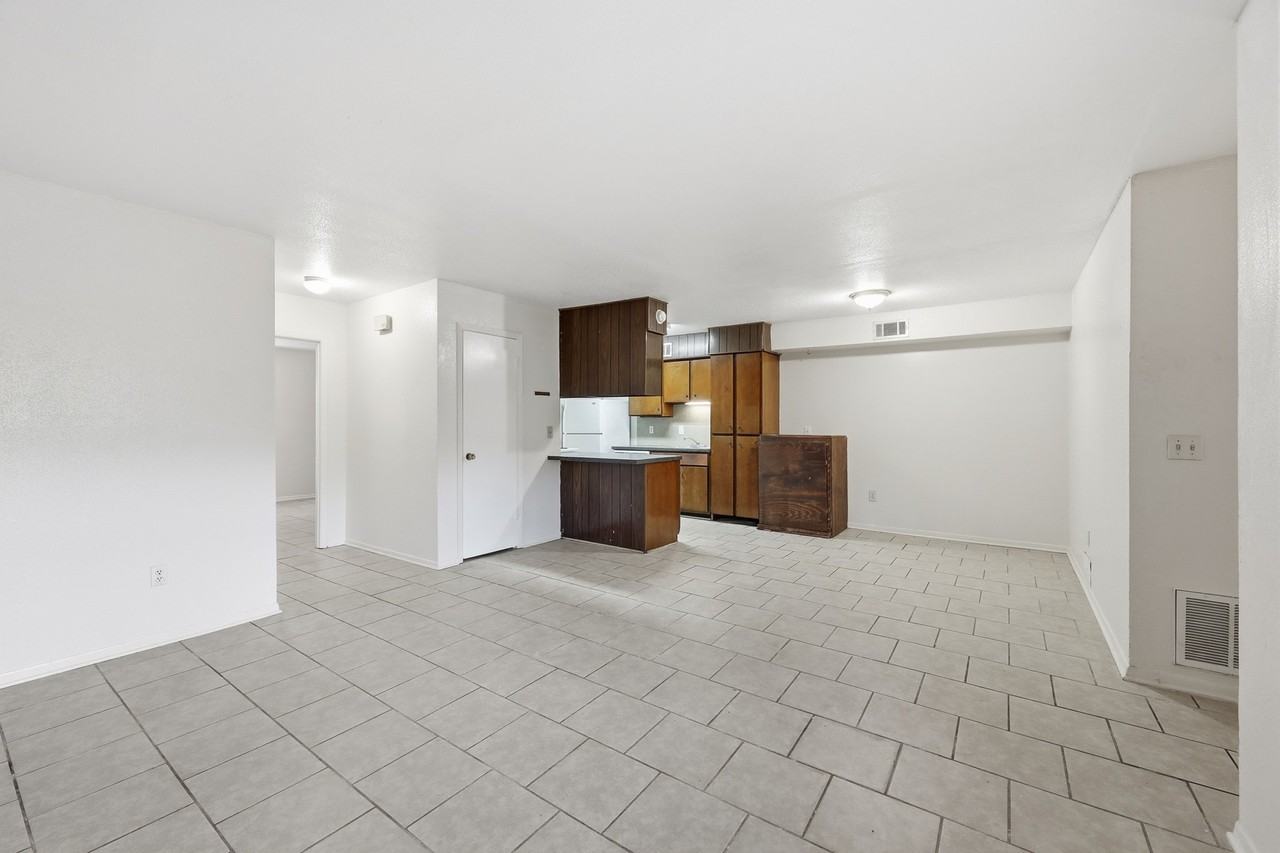 801 W Gibson St #108 - Photo 5 of 15