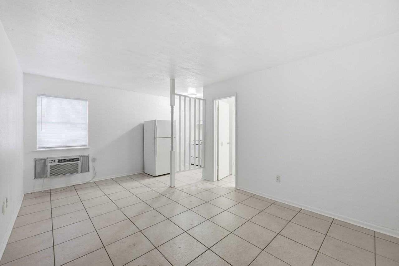 801 W Gibson St #115 - Photo 7 of 9