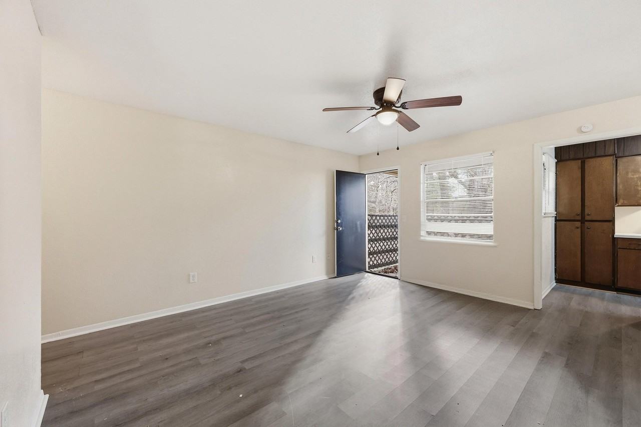 801 W Gibson St #206 - Photo 3 of 15