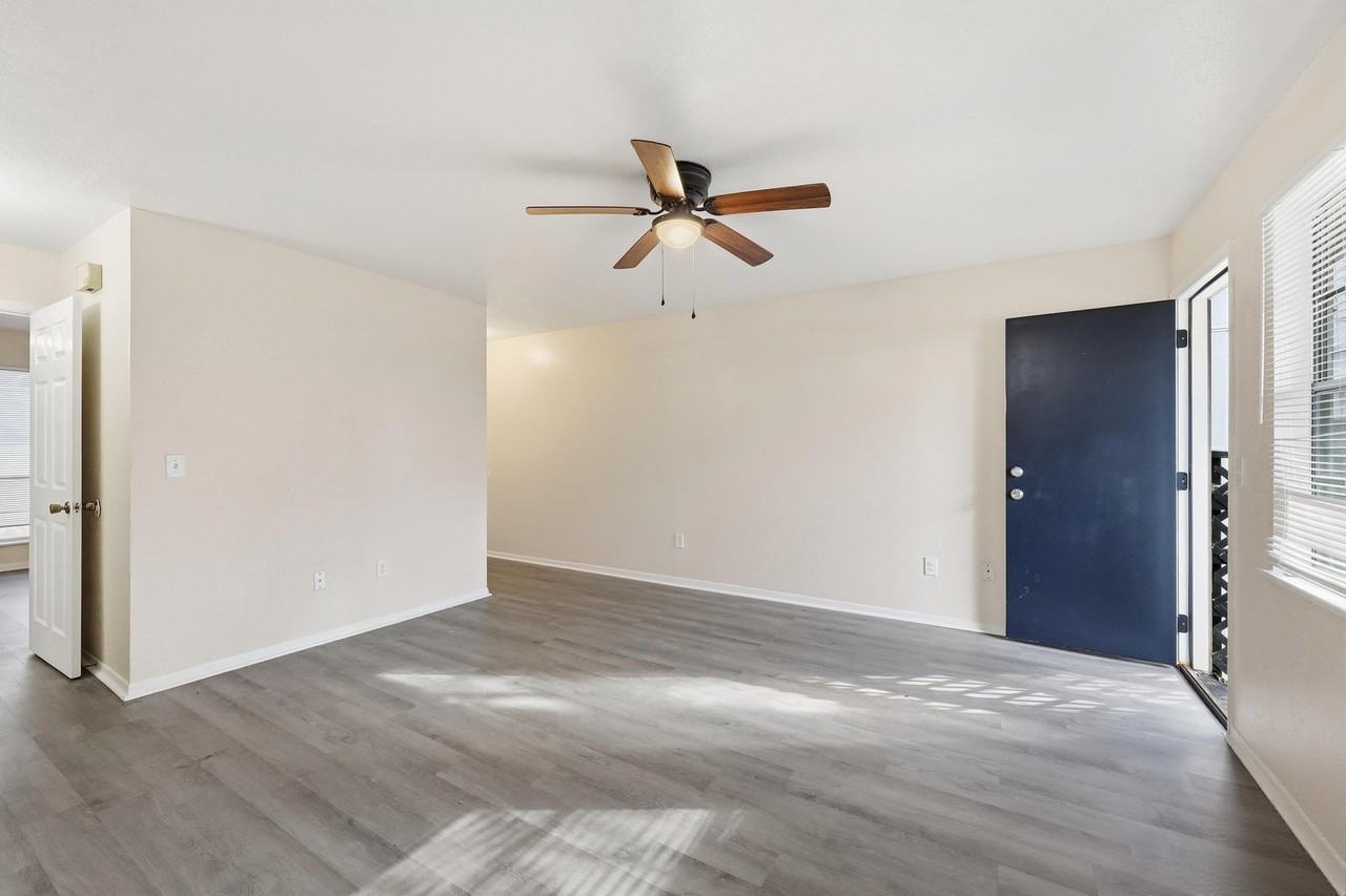 801 W Gibson St #206 - Photo 4 of 15