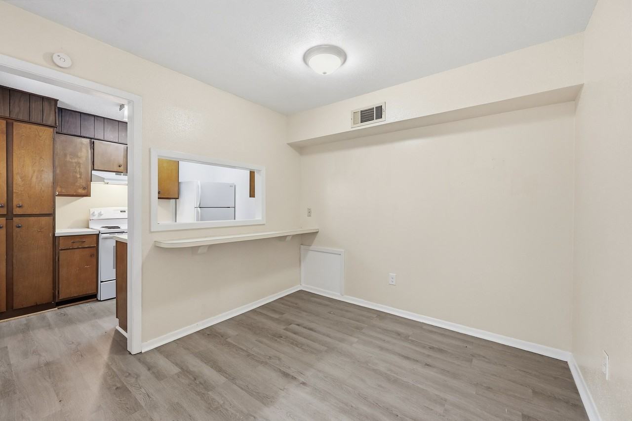 801 W Gibson St #206 - Photo 6 of 15