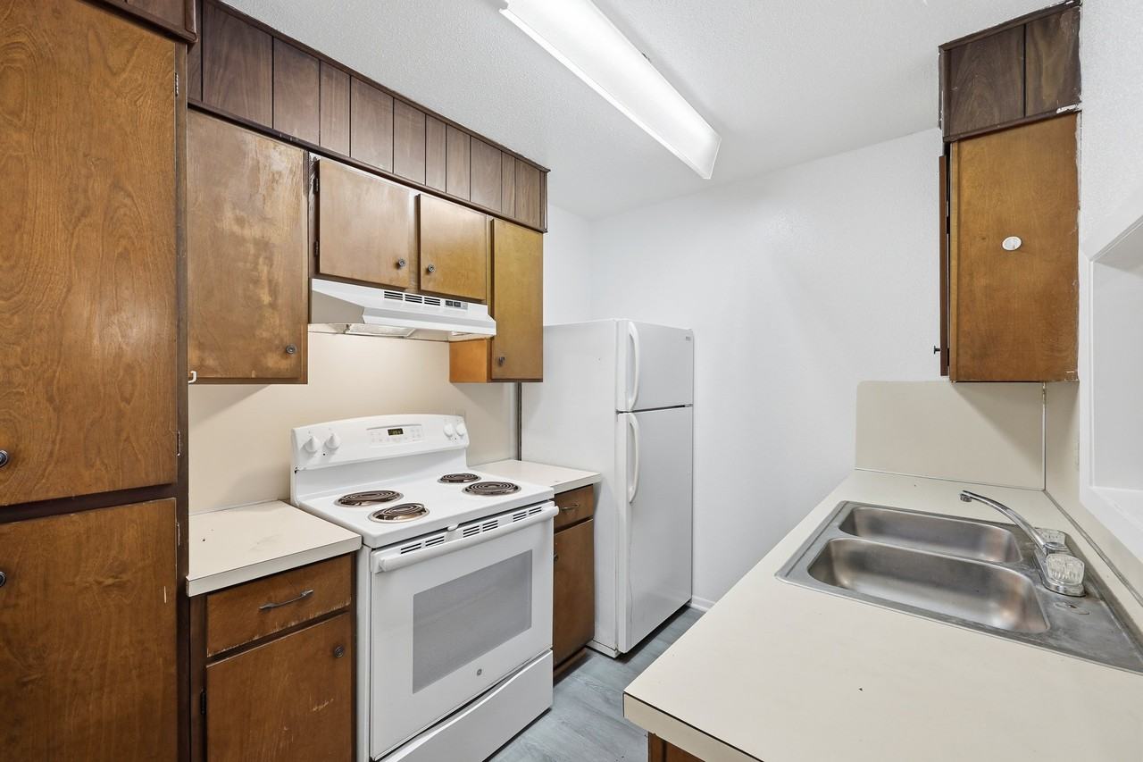 801 W Gibson St #206 - Photo 7 of 15