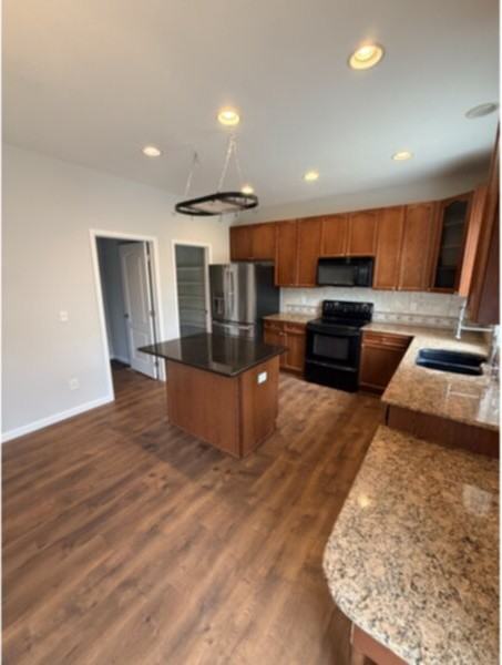 10552 Vaughn Ct - Photo 4 of 33