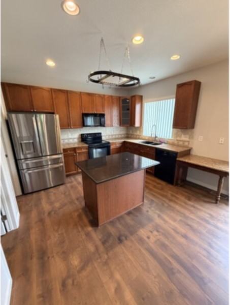 10552 Vaughn Ct - Photo 5 of 33