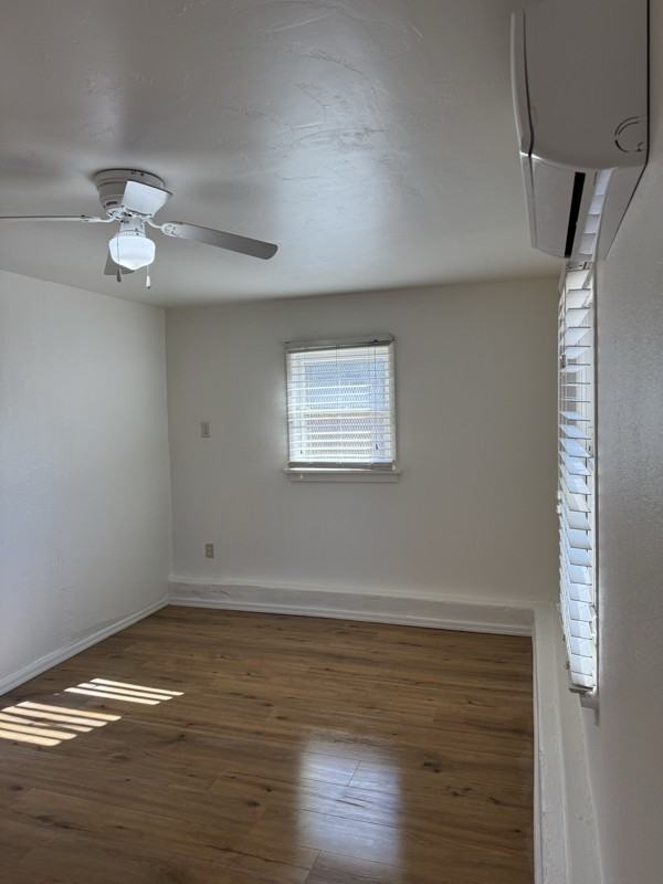 1540 E Miles St #B - Photo 5 of 14