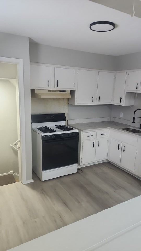 4244 E 177th Pl - Photo 2 of 5
